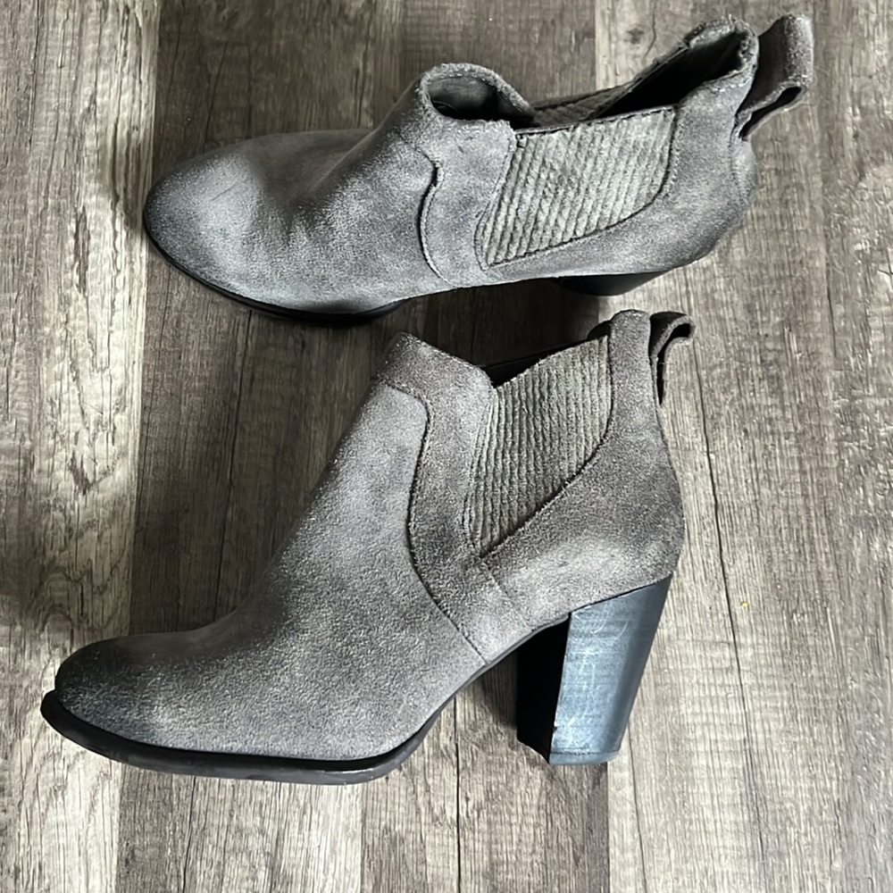 UGG Suede booties - Picture 5 of 6